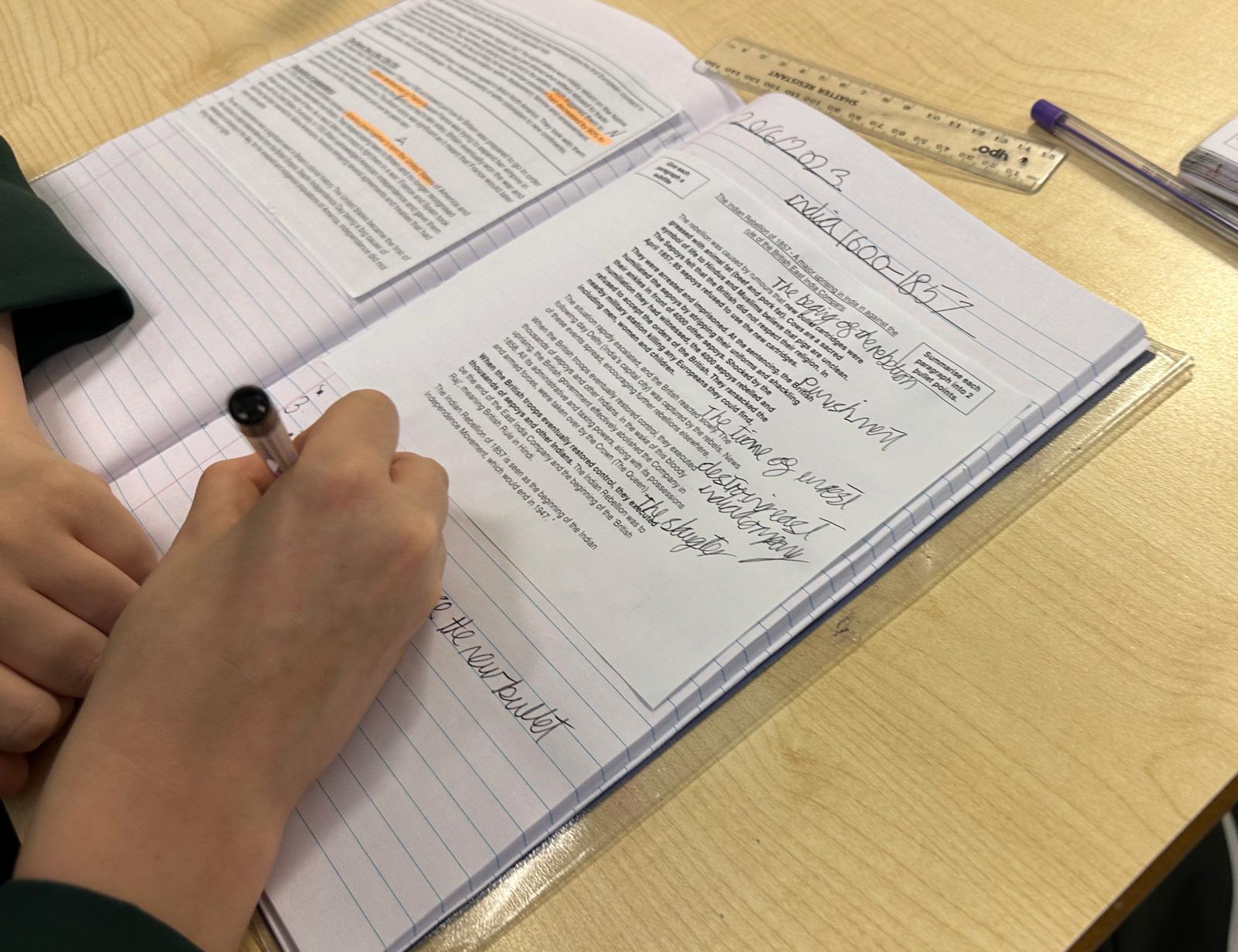 Reading and analysing in History